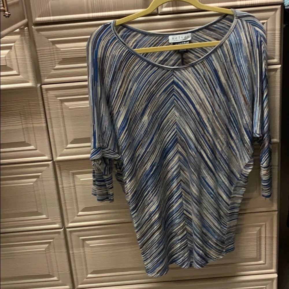 VELVET by Graham & Spencer Blouse tunic.